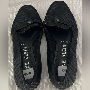 Anne Klein Black Textured Flats